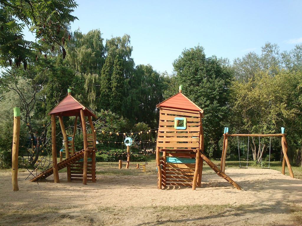 Penzion V Parku Cejkovice  Buitenkant foto